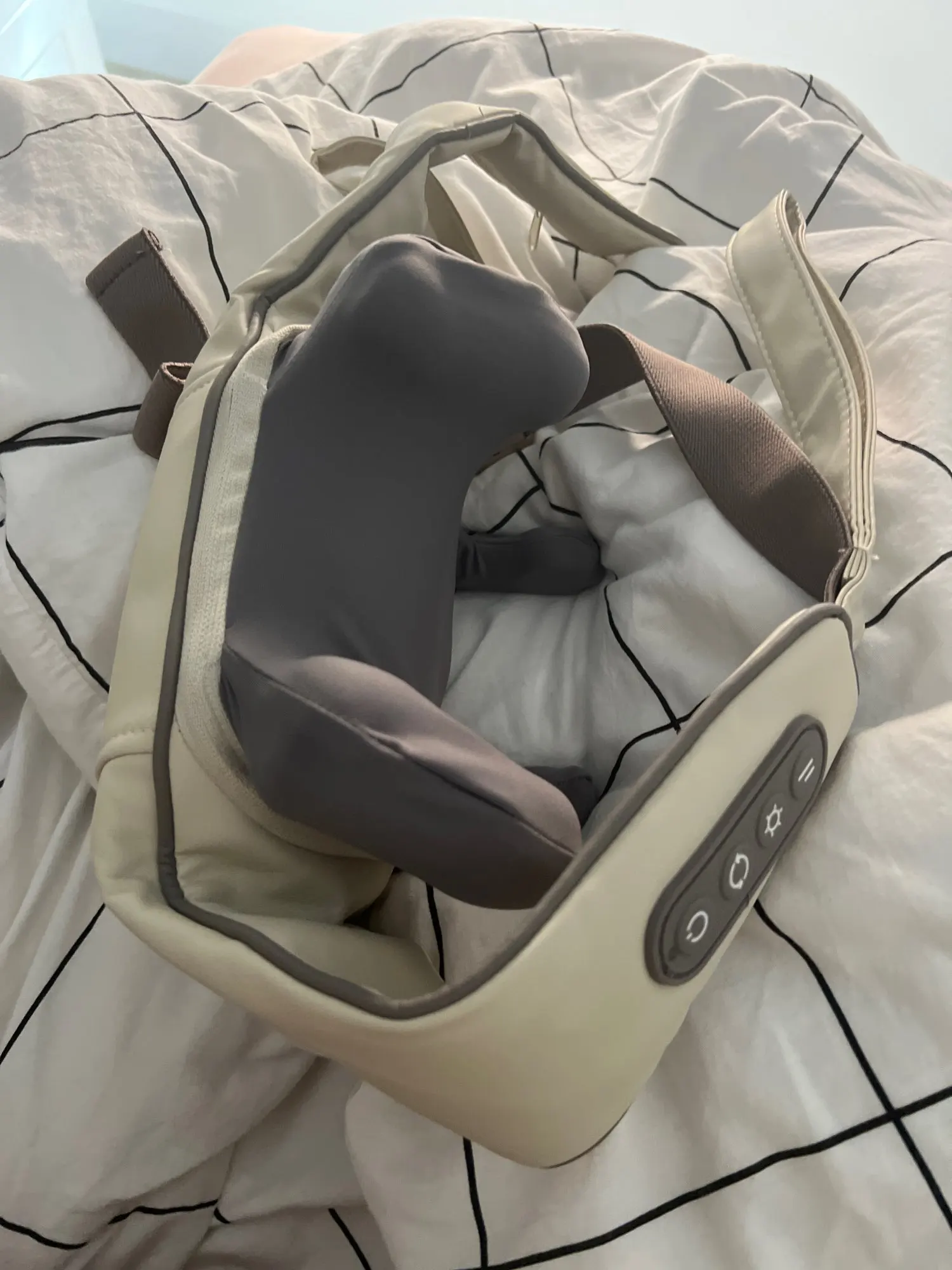 ReFresh - Nacken- und Rückenmassagegerät (Beige) photo review