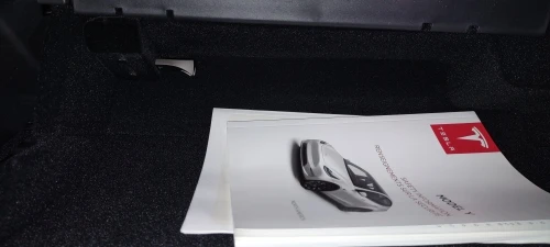 Teslahubs™ Glove Box USB-Hub customer photo