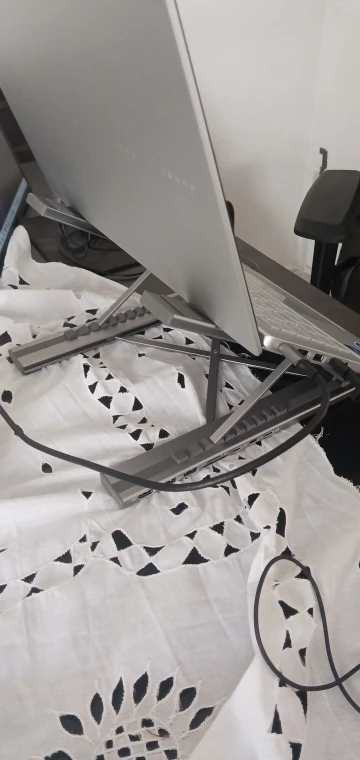 8-in-1 Aluminum Laptop Stand & USB-C Docking Station photo review