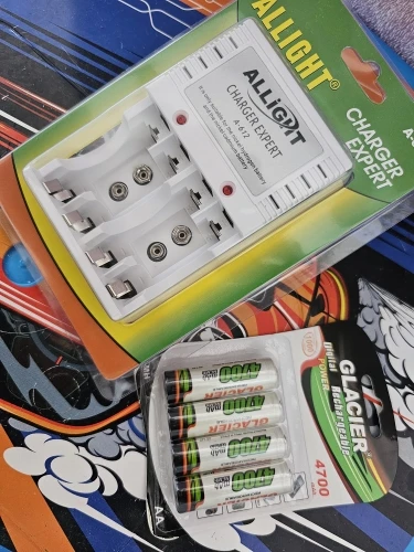 Kit Carregador De Pilhas E Pilhas Recarregáveis AA AAA - Neverdie Store photo review