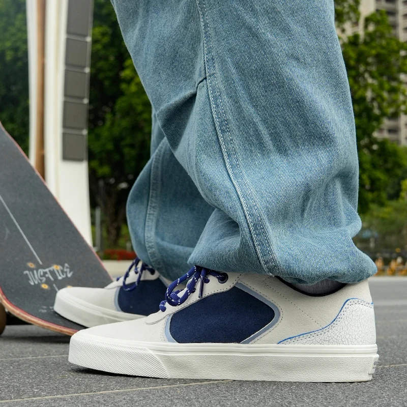 Suede skateboarding shoe shock Professional sneaker Casual Street shoe Joiints