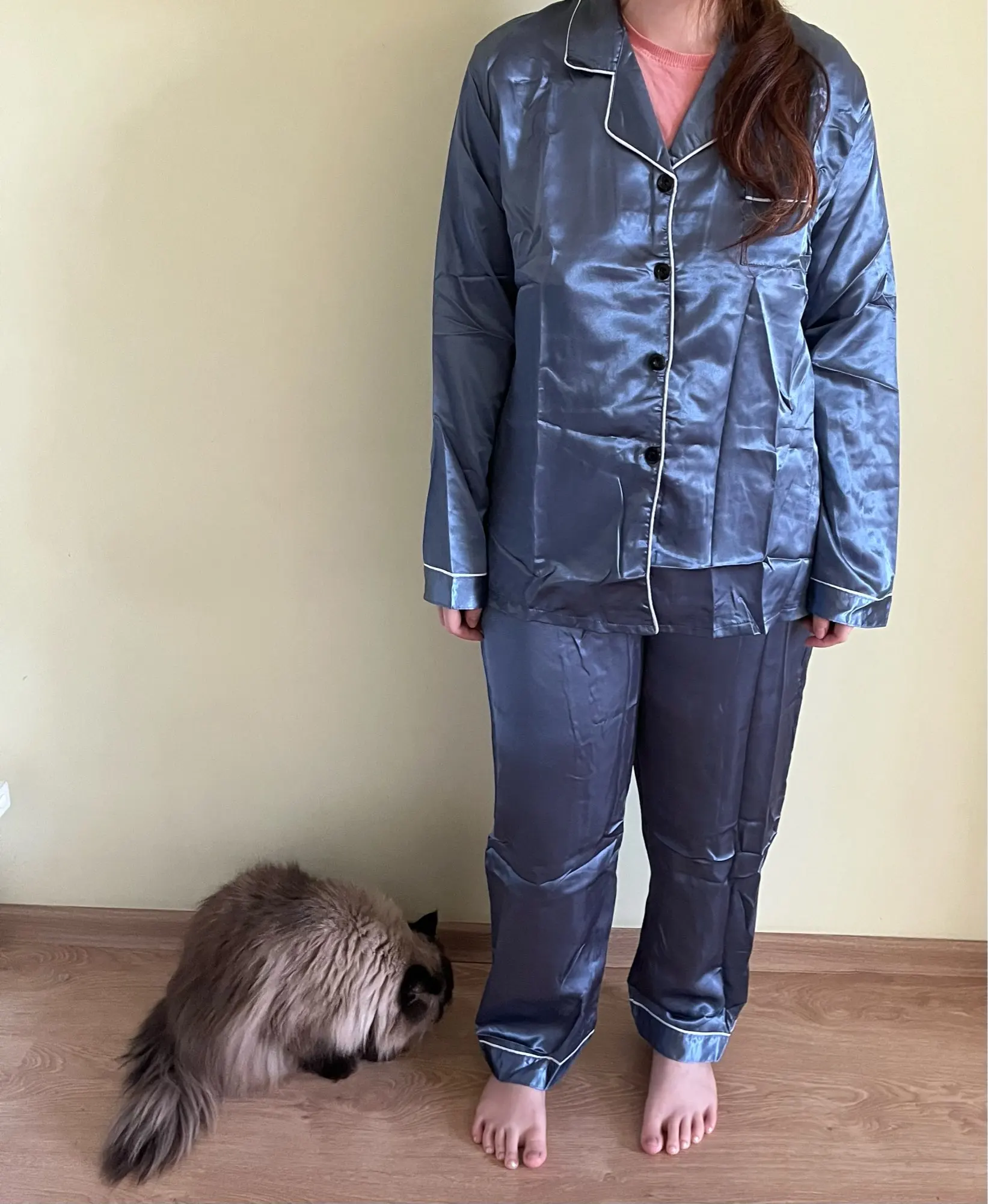 Plus Size Luxurious Silk Pajamas for All Seasons Comfort photo review