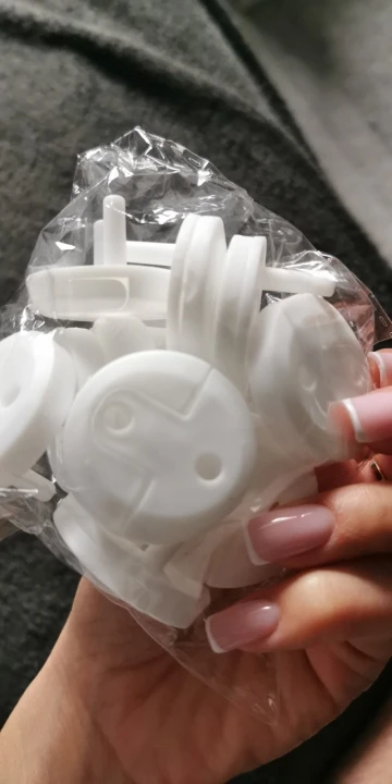 10pcs Anti-Shock Socket Covers - European Regulations Safety Covers for Power Outlets photo review