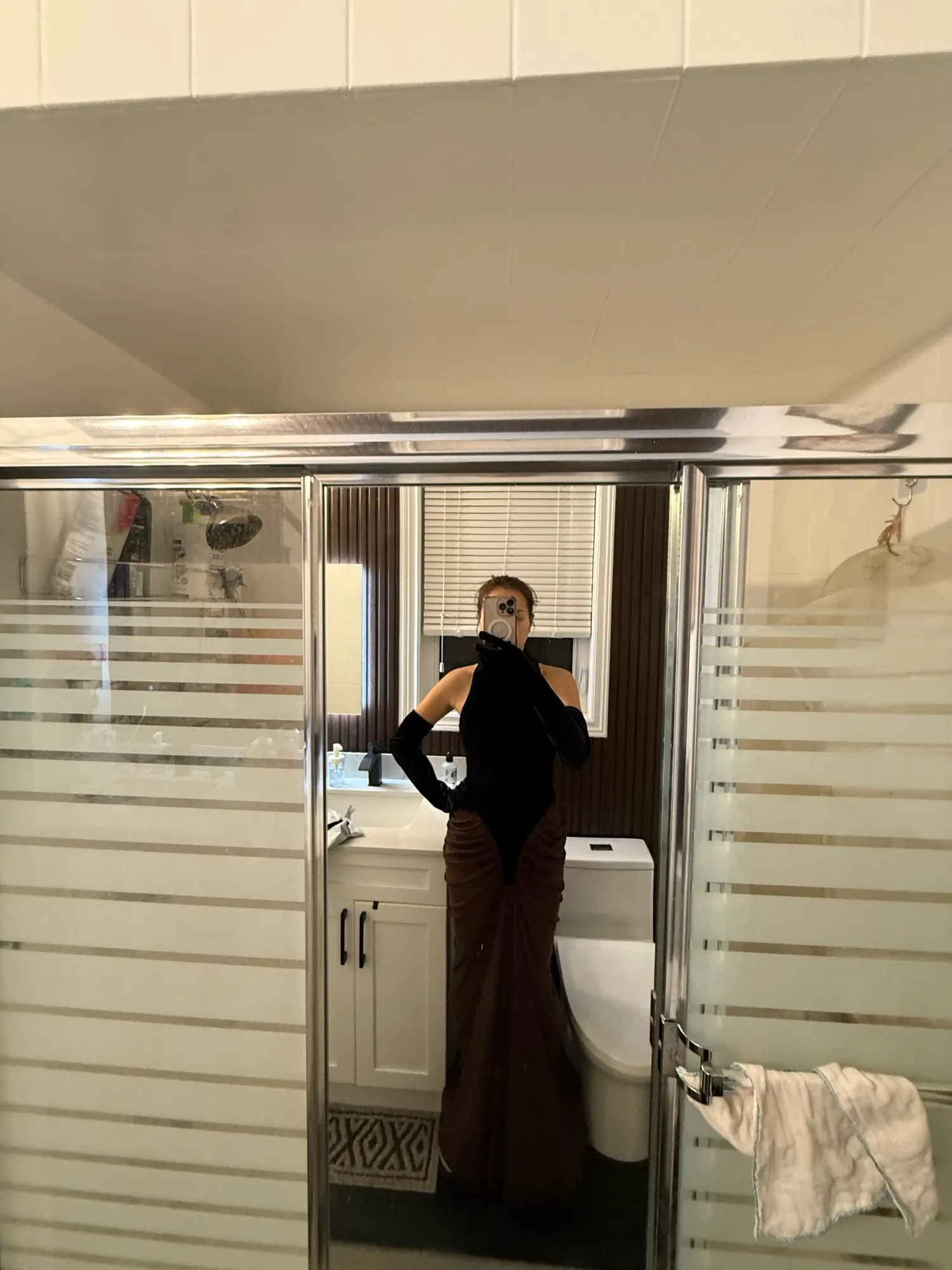 VC Glamorous Black and Brown Halter Gown with Velvet and Chiffon Combination for Luxury Galas Evening Gown