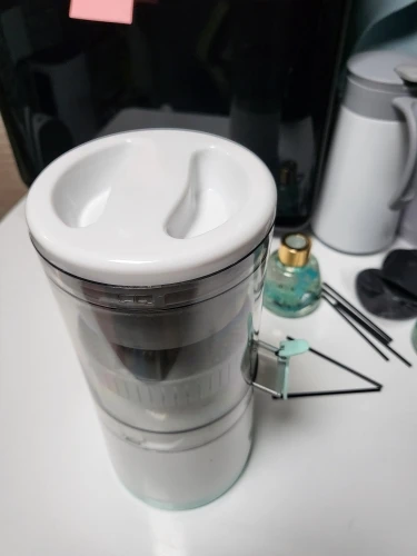 Portable Mini Fruit Squeezer photo review