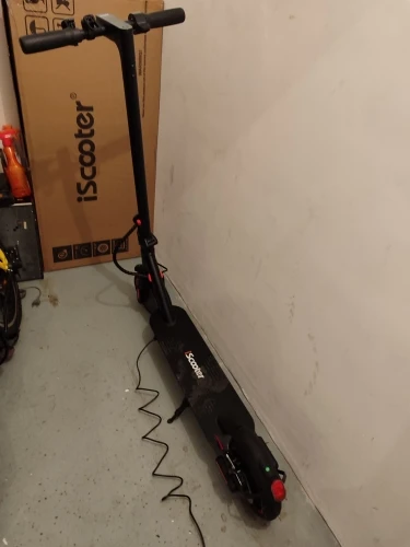 Scooter i9 Scooter Eléctrico 350W Scooter para Adultos 7.5Ah 30 km/h Scooter E Plegable 8,5 pulgadas Nido de Honeycomb Neumático más corto electrico photo review