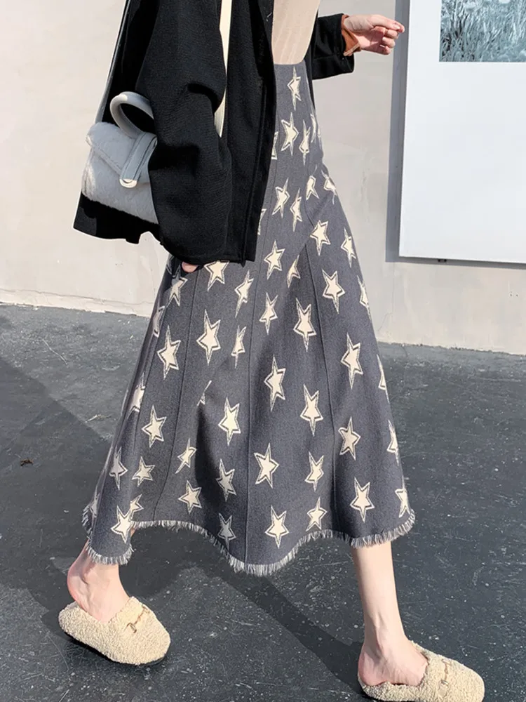 

2022 Autumn Winter Knit Long Skirt Women Casual Thick High Waisted Stars Pattern Grey Tassel Wide-Swing Skirt plissee femme