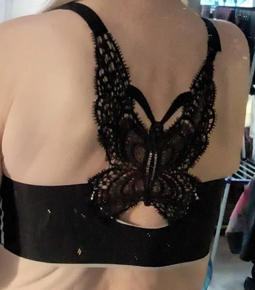 Buy 1 Get 2 Free BUTTERFLY EMBROIDERY WIREFREE BRA Lulunami