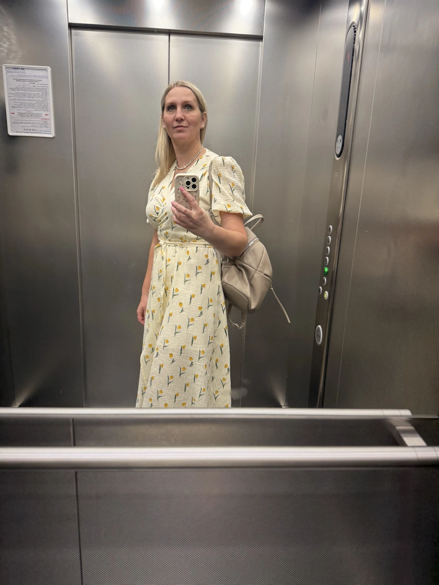 Elegant Floral A-Line Midi Dress for Summer Comfort photo review