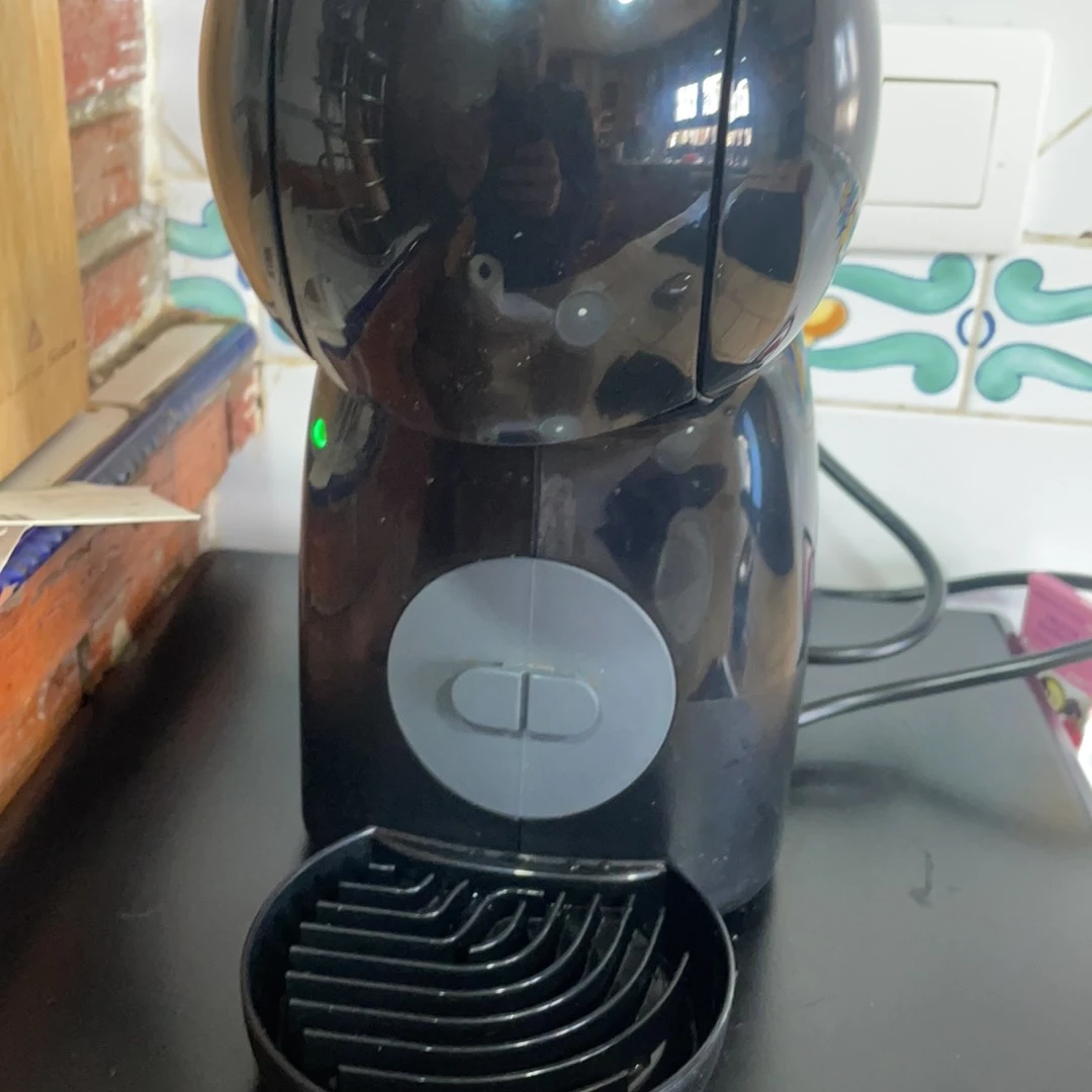 Cafetera Dolce Gusto KRUPS Piccolo XS NEGRA -ROJO -GRIS （ Colores enviados al azar ）Máquina de café en cápsulas photo review