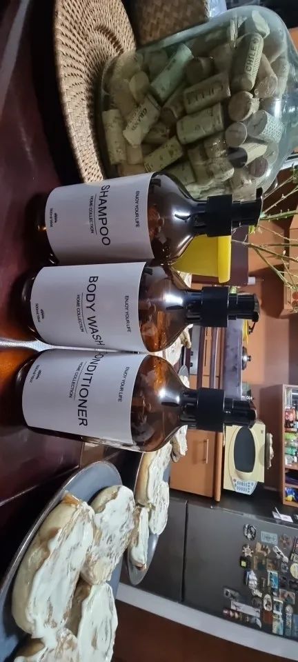 3pcs/500ml Waterproof Lotion Dispenser with Label for Bathroom Shampoo, Shower Gel, and Body Lotion Storage photo review