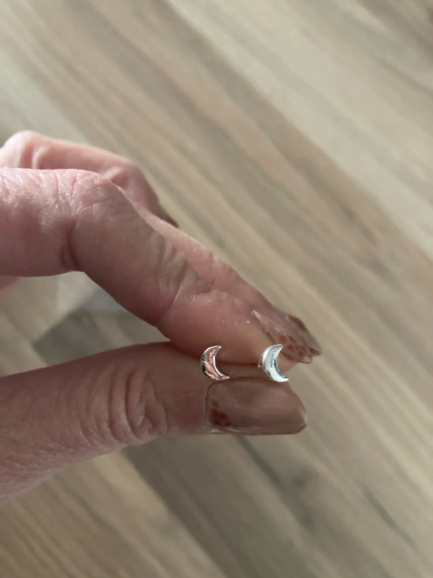 Nuevos pendientes de corazón para mujer, hipoalergénicos, uso diario, minimalista, estrella bonita, Color plata, oreja, joyería Pierc para niñas, regalos photo review