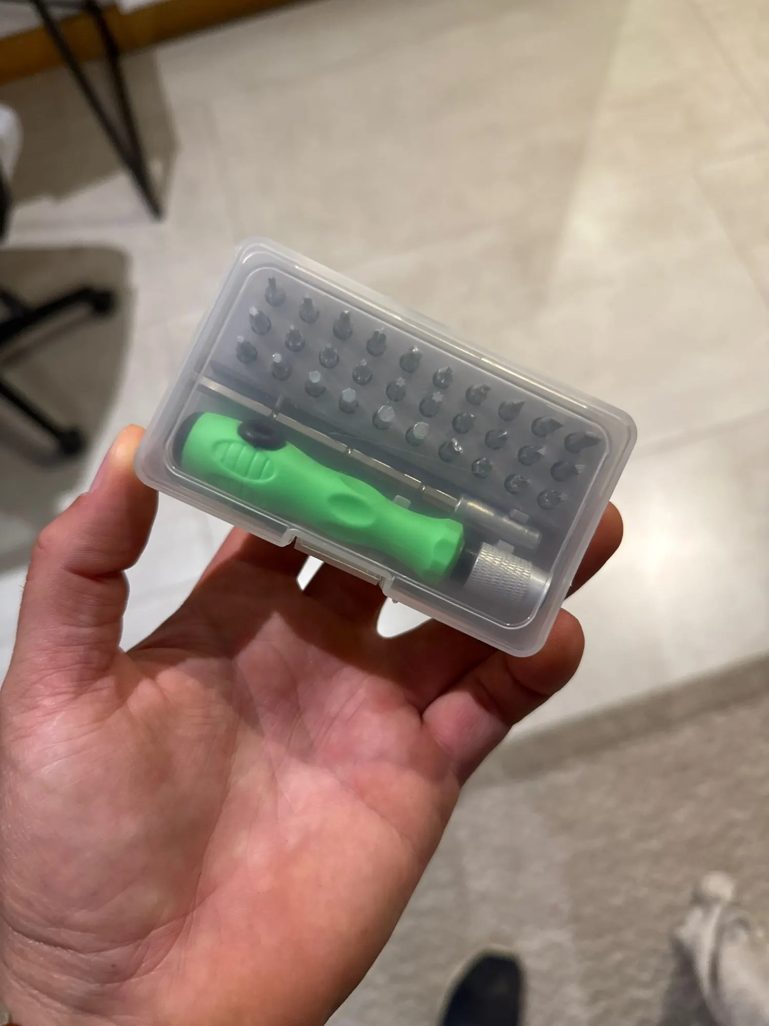 32 In 1 Multifunction Screwdriver Set Professional Magnetic Bits Screw Driver Mini Tool Case For iPhone Mobile Camera Watch PC photo review