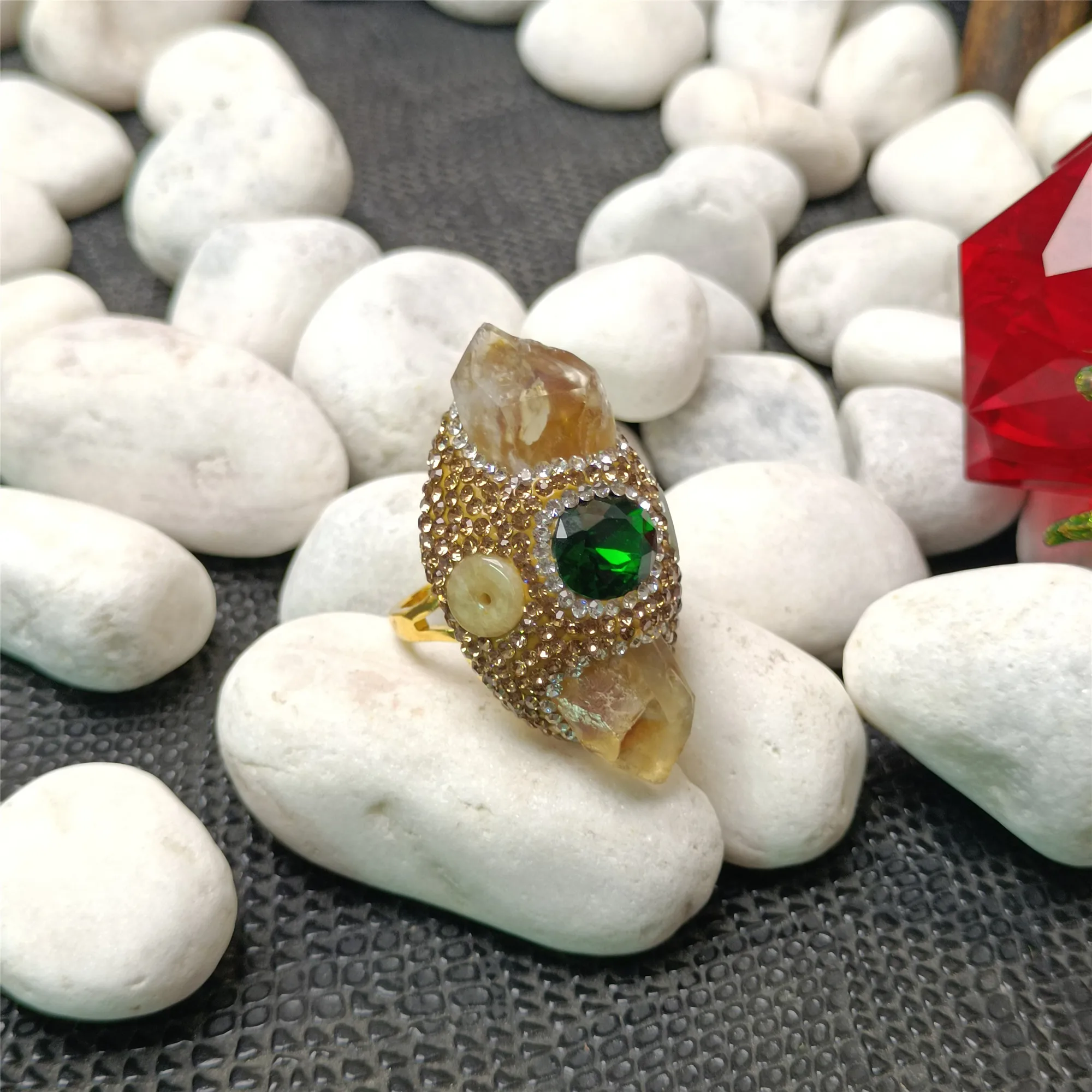 

Natural irregular citrine emerald rhinestone electroplating ring female European and American exaggerated fashion trend jewelry