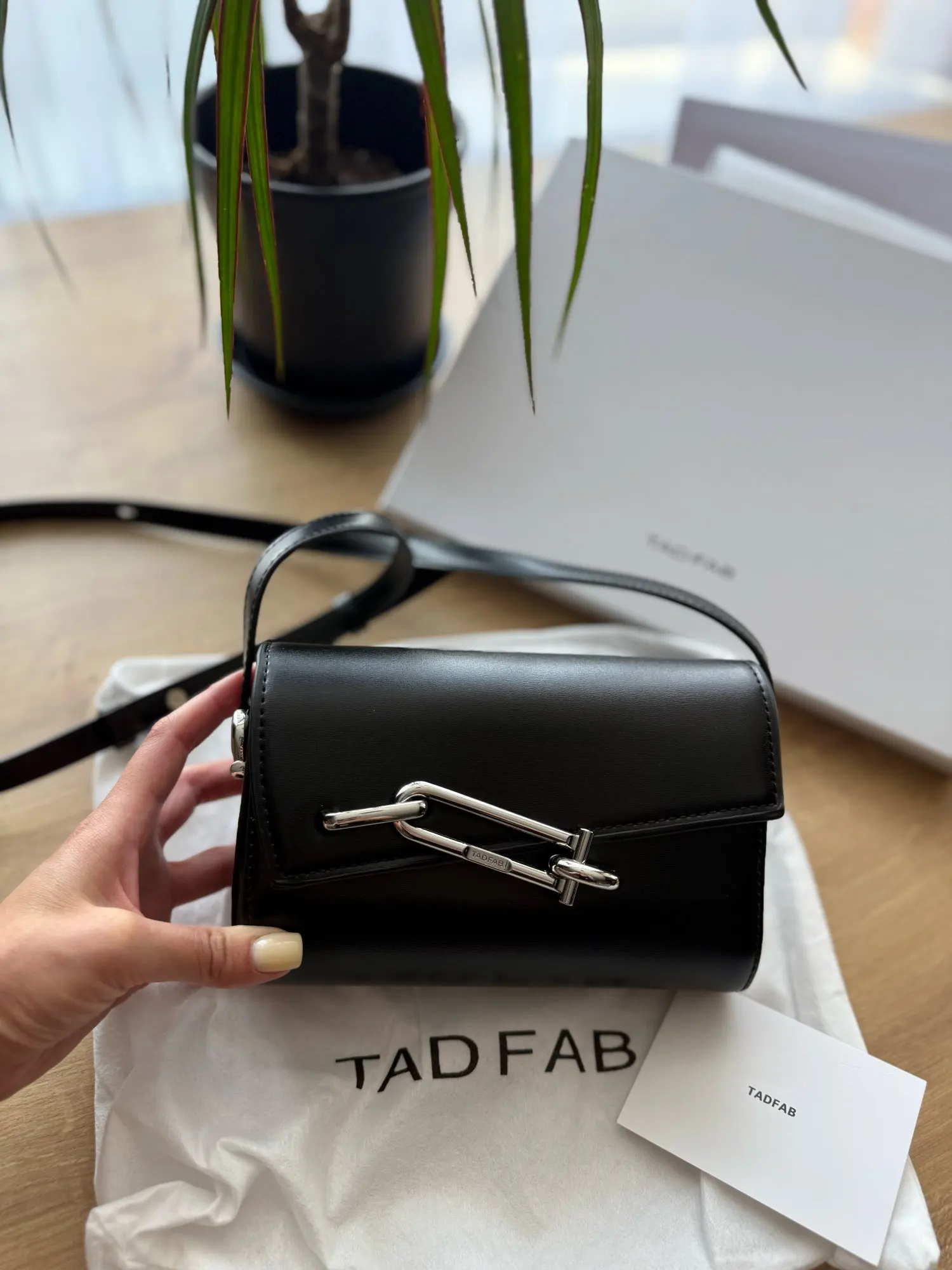 Tadfab Vintage Fashion Interlock Series Bag Lock Box High End