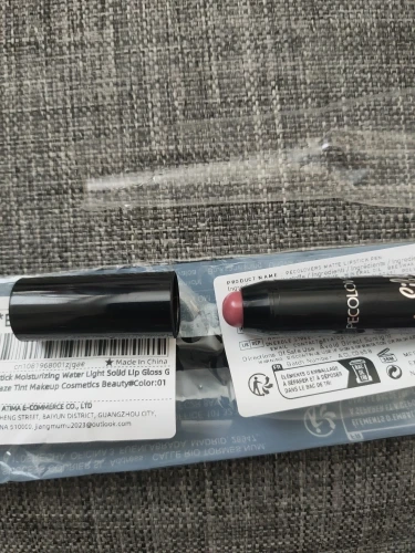 Matte Lipstick Pencil with Waterproof and Non-Stick Technology photo review