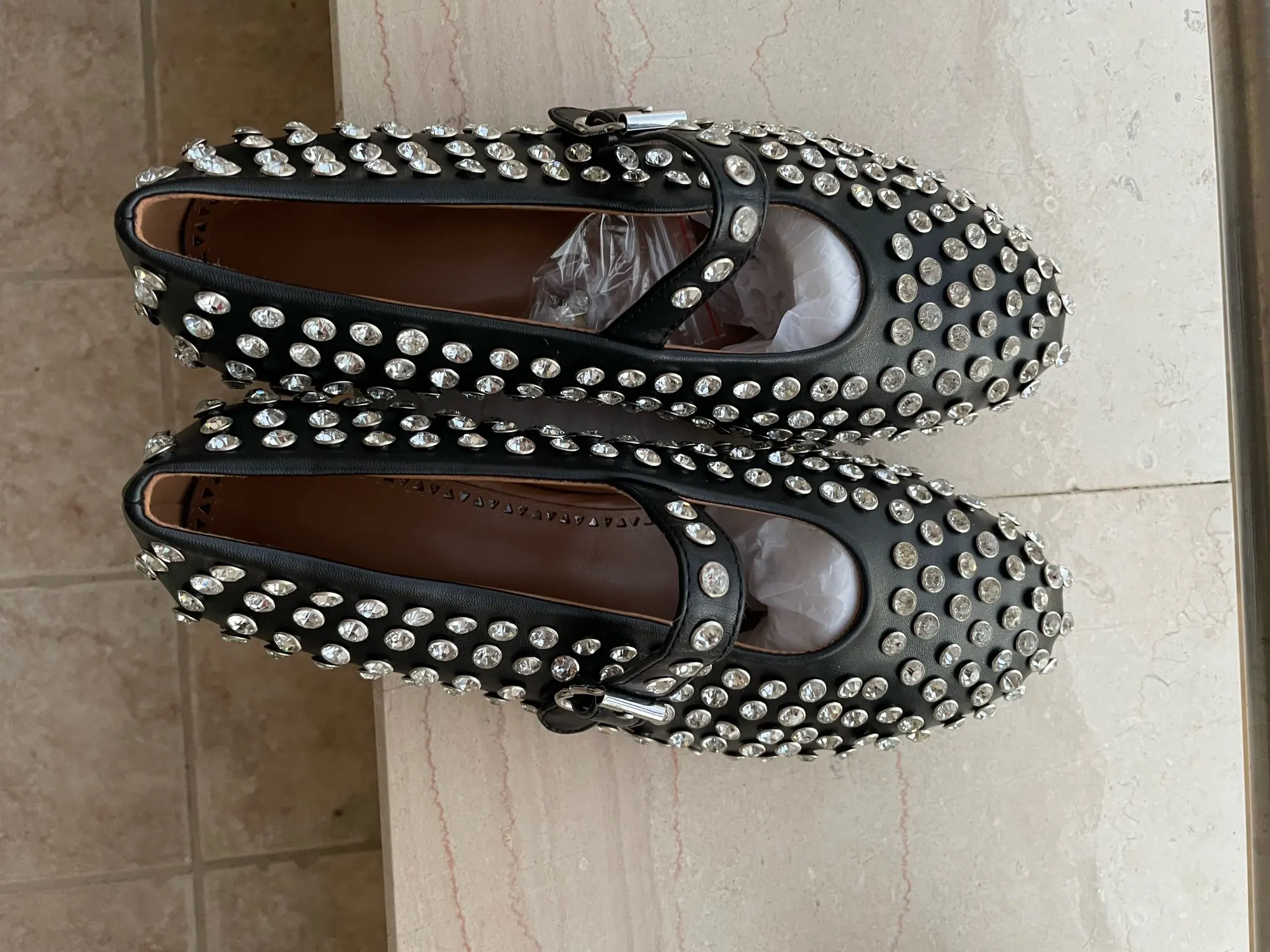 Spring/Summer Luxury Brands in Europe and America Flat Bottom Women's Shoes Fashion Rivet Genuine Leather Casual Shoes