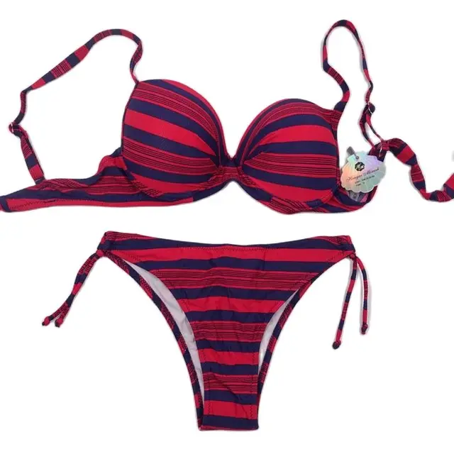 Conjunto de Biquíni com Bojo e Calcinha - com ou sem amarração Super discreta e confortável ENVIO RAPIDO PARA TODO O BRASIL