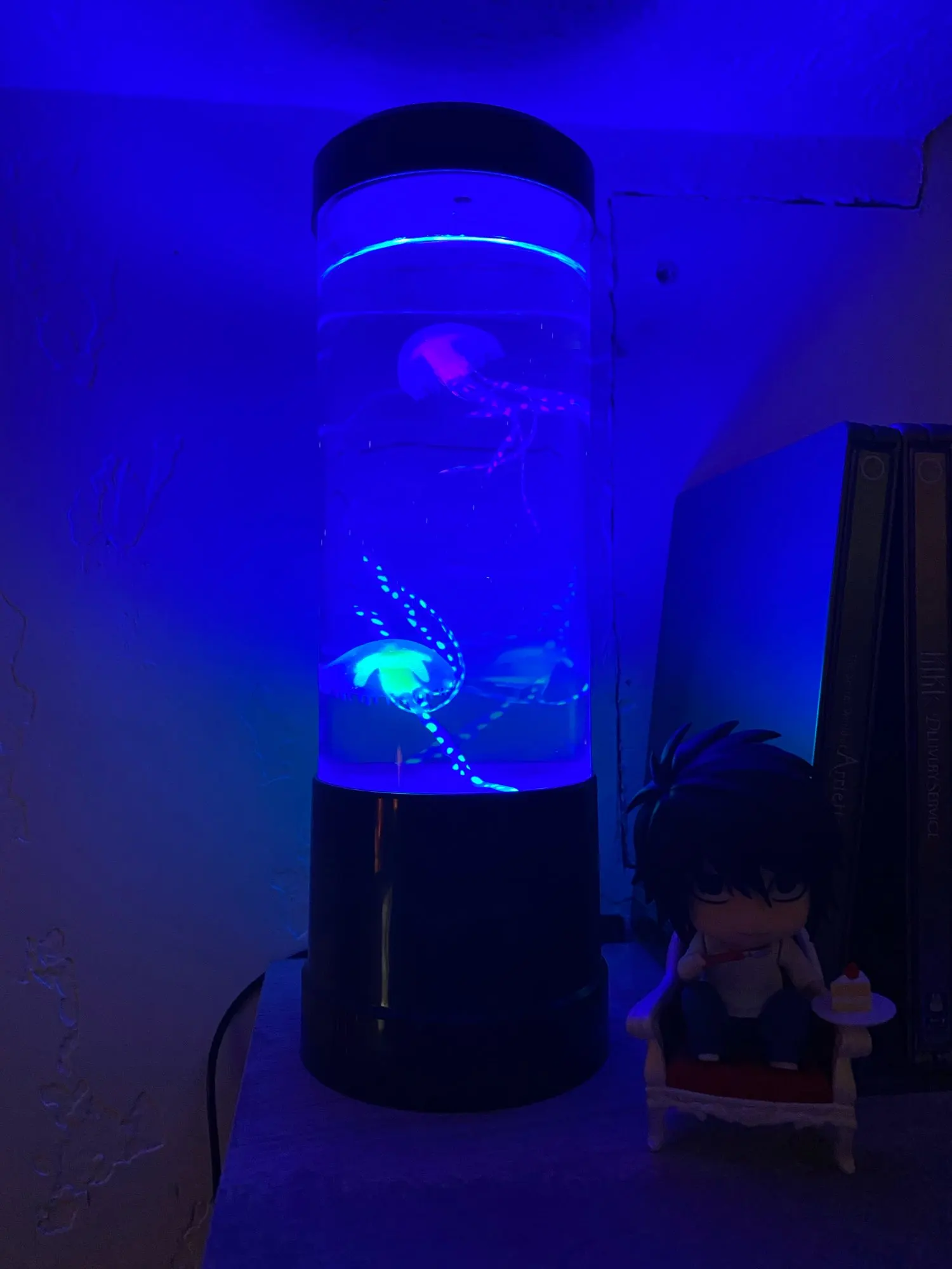 Color Changing Jellyfish Lamp, USB/Battery Powered Night Light, Perfect Children's Gift for Home Bedroom Decor photo review