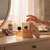 Chatler - 61 Chatler Luxury Femme Eau de Parfum 100ml. Parfum féminin aux notes florales, fruitées et sucrées, combiné avec des nuances chaudes et élégantes qui ajoutent de la sophistication, de la féminité et une présence moderne et enveloppante. 3