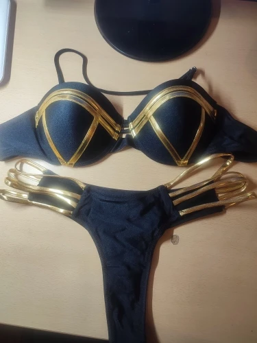 Svart bandagebaddräkt Sexig brasiliansk bikini Push Up-badkläder Dam Micro Bikinis Plus Size Beachwear Shiny Gold Beachwear photo review