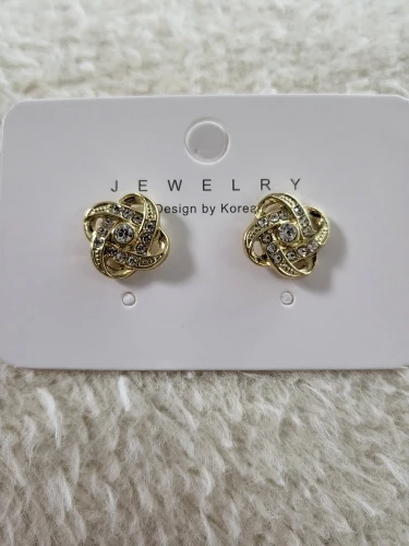 Light Luxury Zircon Stud Earrings photo review