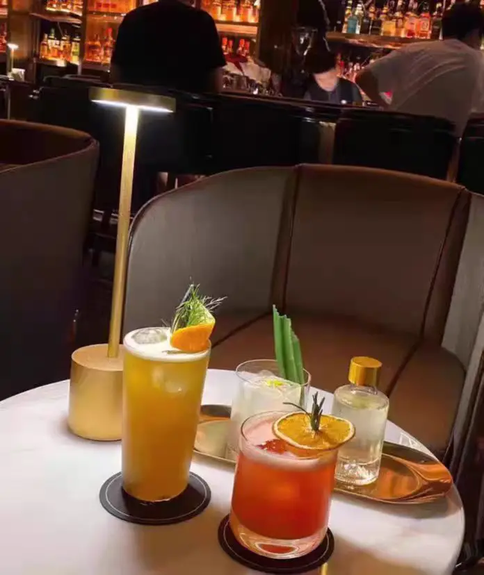 Jian Bian Simple Table Lamp Store