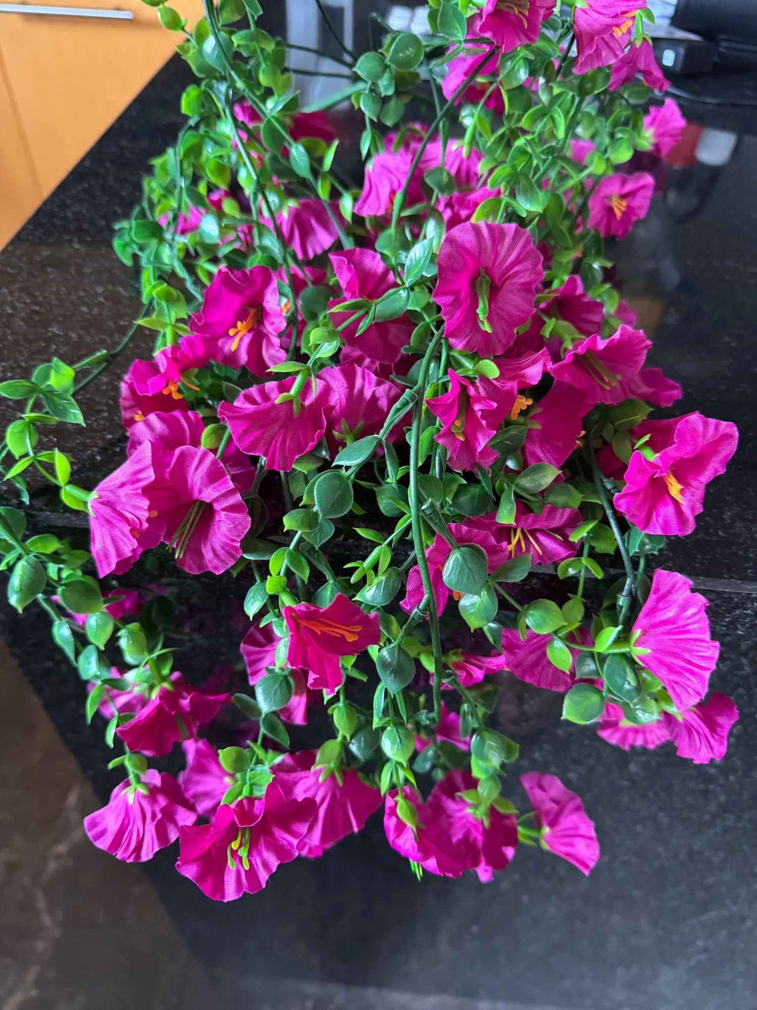 Artificial Flower New Artificial Hanging Flowers and Plants Easter Decoration 2025 UV-resistant and Realistic Room Decor Wedding photo review