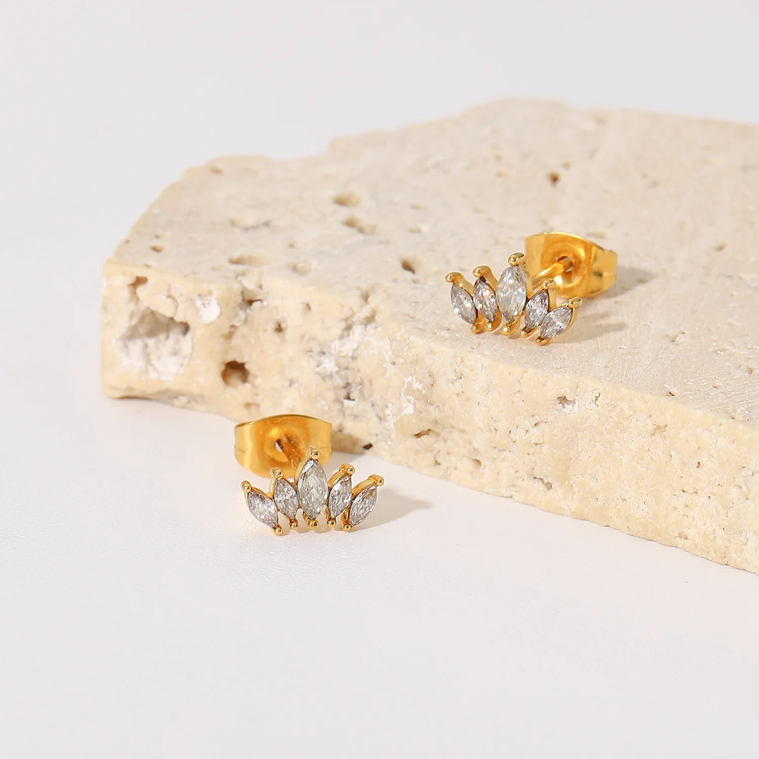 UworldRhombicWhiteZirconCrownStudEarringsStainlessSteel18K