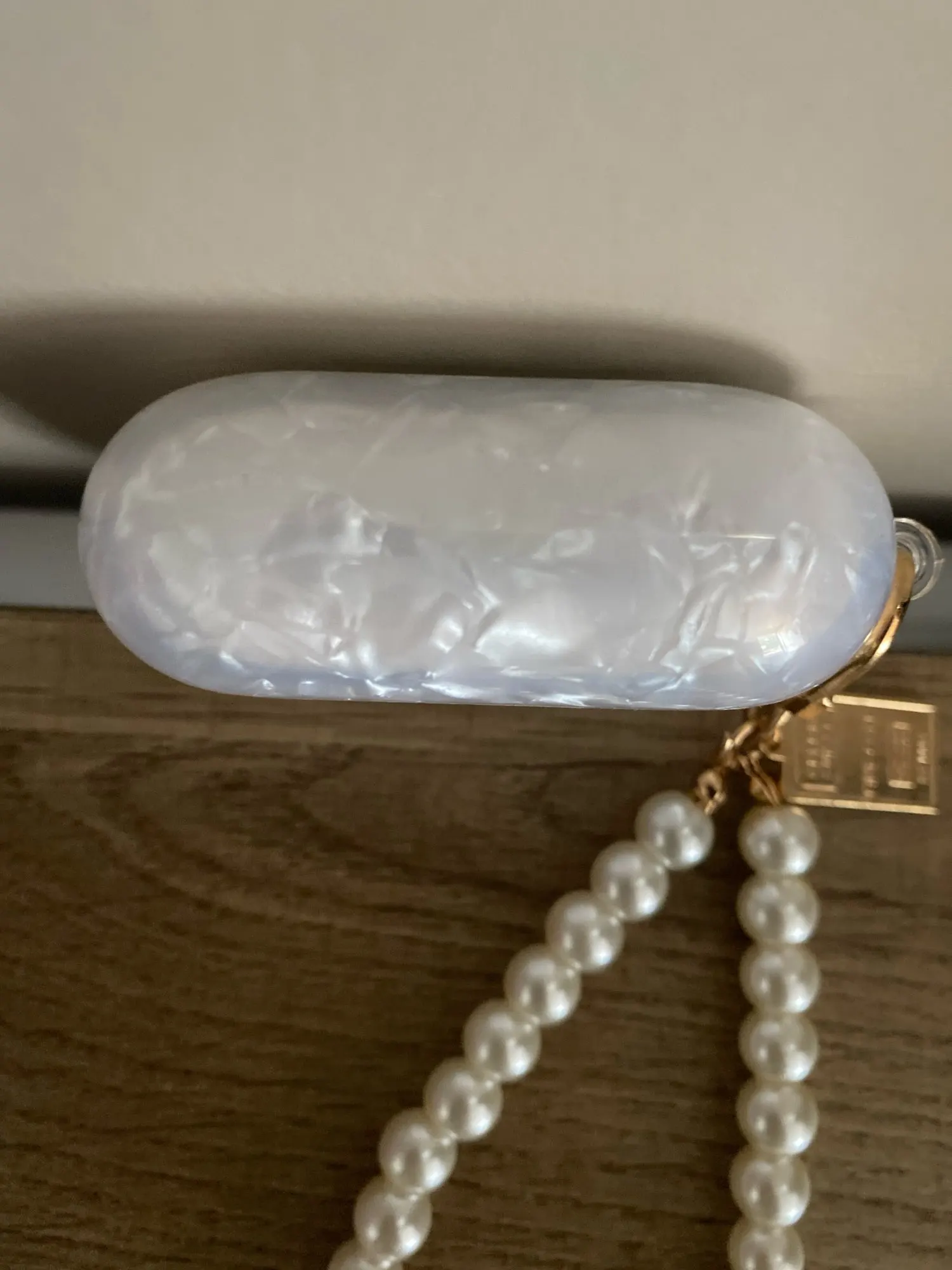 Shell Pastel AirPods Case, customer photo