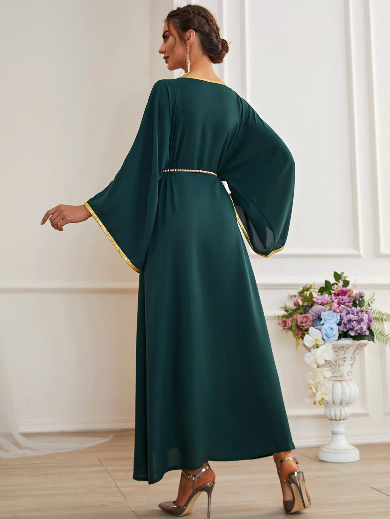 

BA7061 Dark Green Hand Sewn Diamond Party Dress With Iong Sleeves