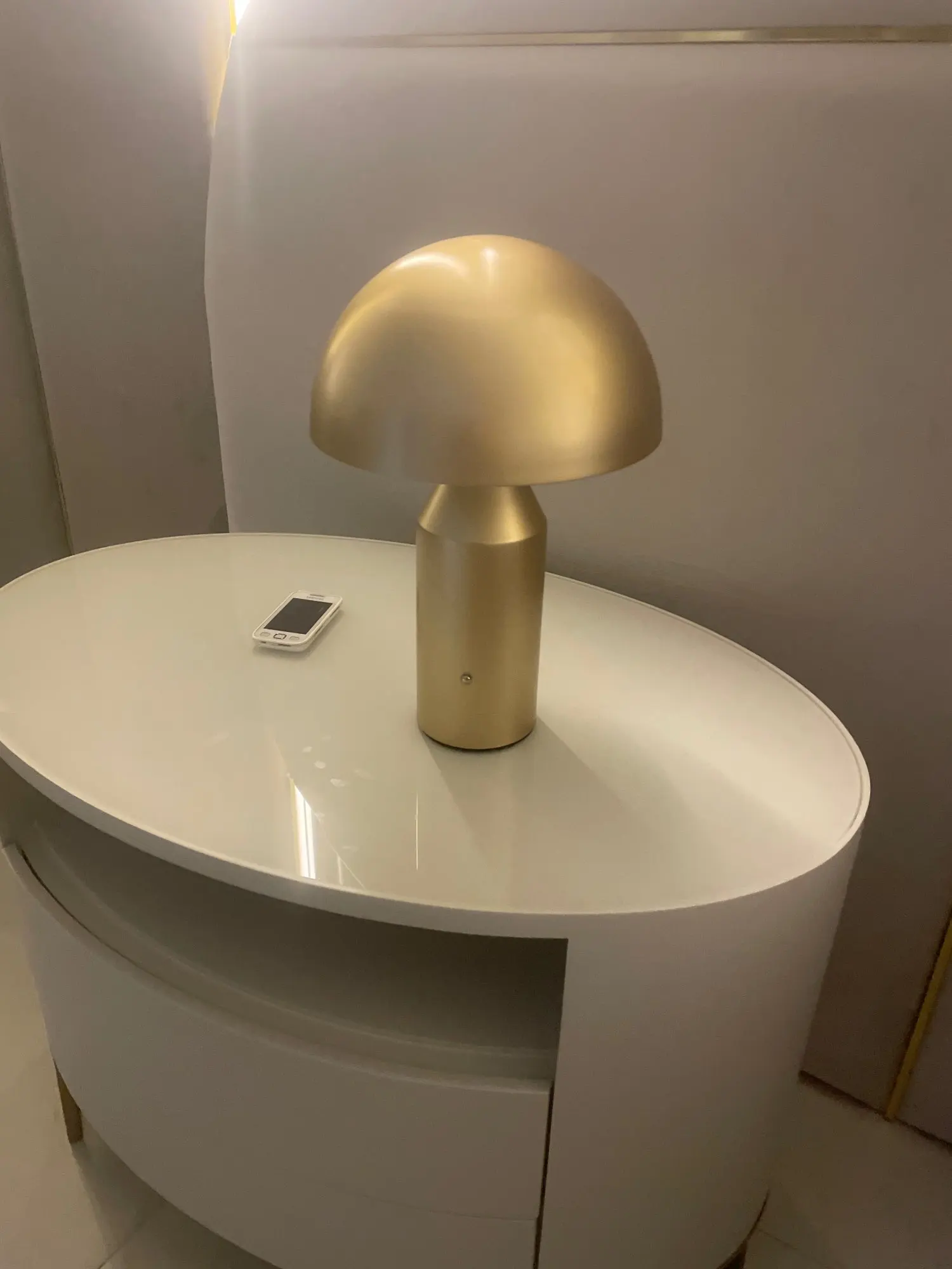 Recharge Glow: LED Table Lamp with Touch Switch, Perfect for Bedroom, Dining, and Hotel Bedside Elegance photo review