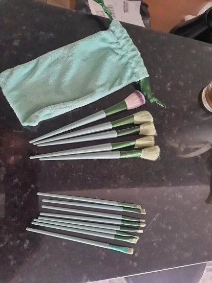 Conjunto de Pincéis para Maquiagem Kit com 13 Unidades + Bag photo review