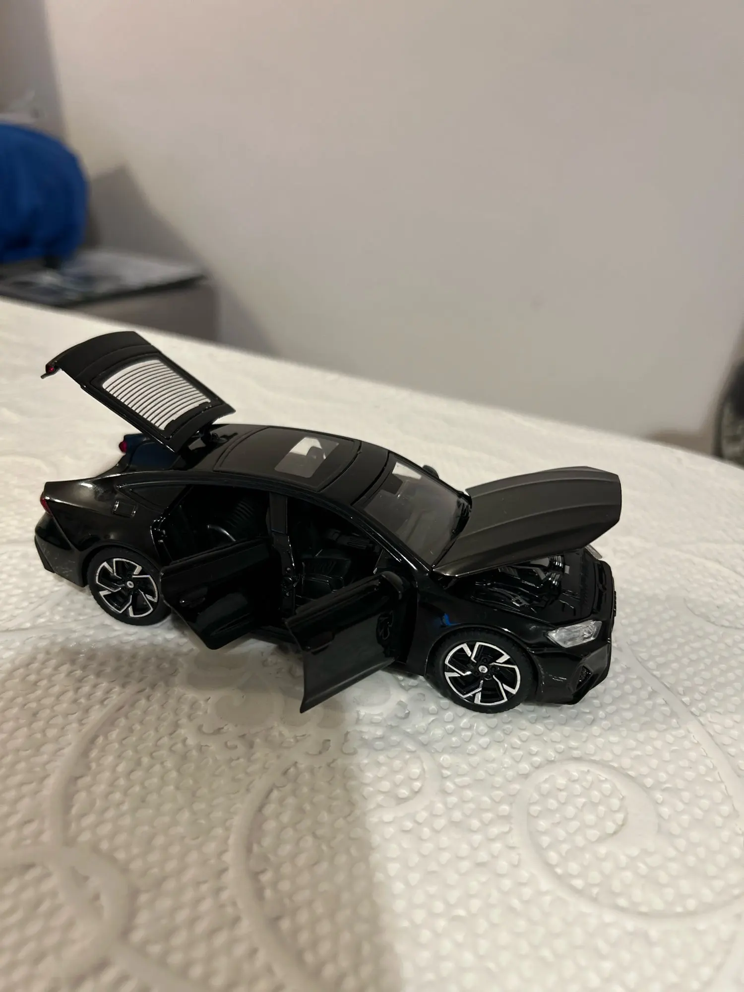 1:18 AUDI RS7 Sportback Versione Chiave Modello In Lega Auto Giocattolo Fonde Sotto Pressione Colata Di Metallo Suono E Luce Auto Giocattoli Per Bambini Veicolo - Foto 7