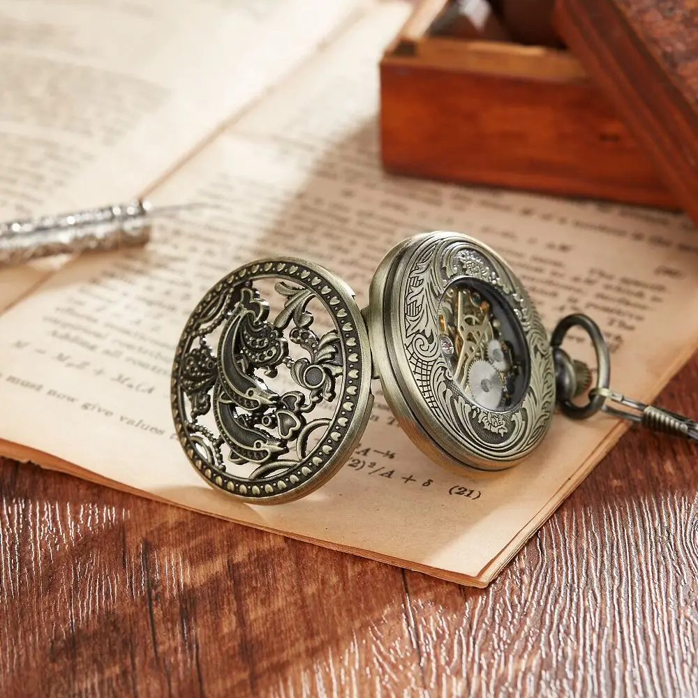 Top Vivid dolphin Carving Design mechanical Pocket Watch Vintage Bronze Interesting Design Clock for Men Women 2023