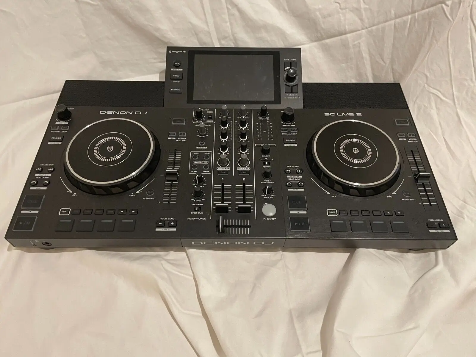 

Высокое качество, автономный DJ-контроллер Denon DJ SC LIVE 2