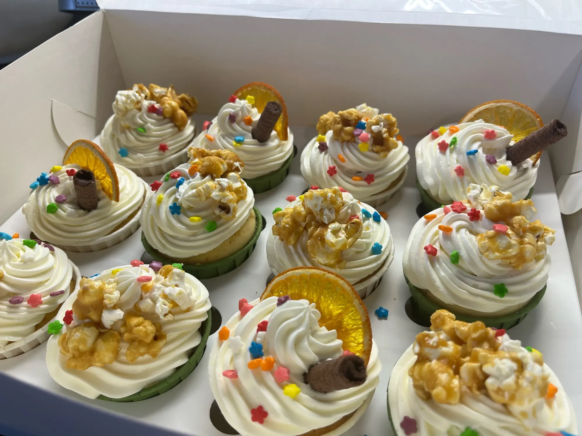 50pcs Golden Muffin Cupcake Paper Cup Oilproof Cupcake Liner Baking Cup Tray Case Wedding Party Caissettes Cupcake Wrapper Paper photo review