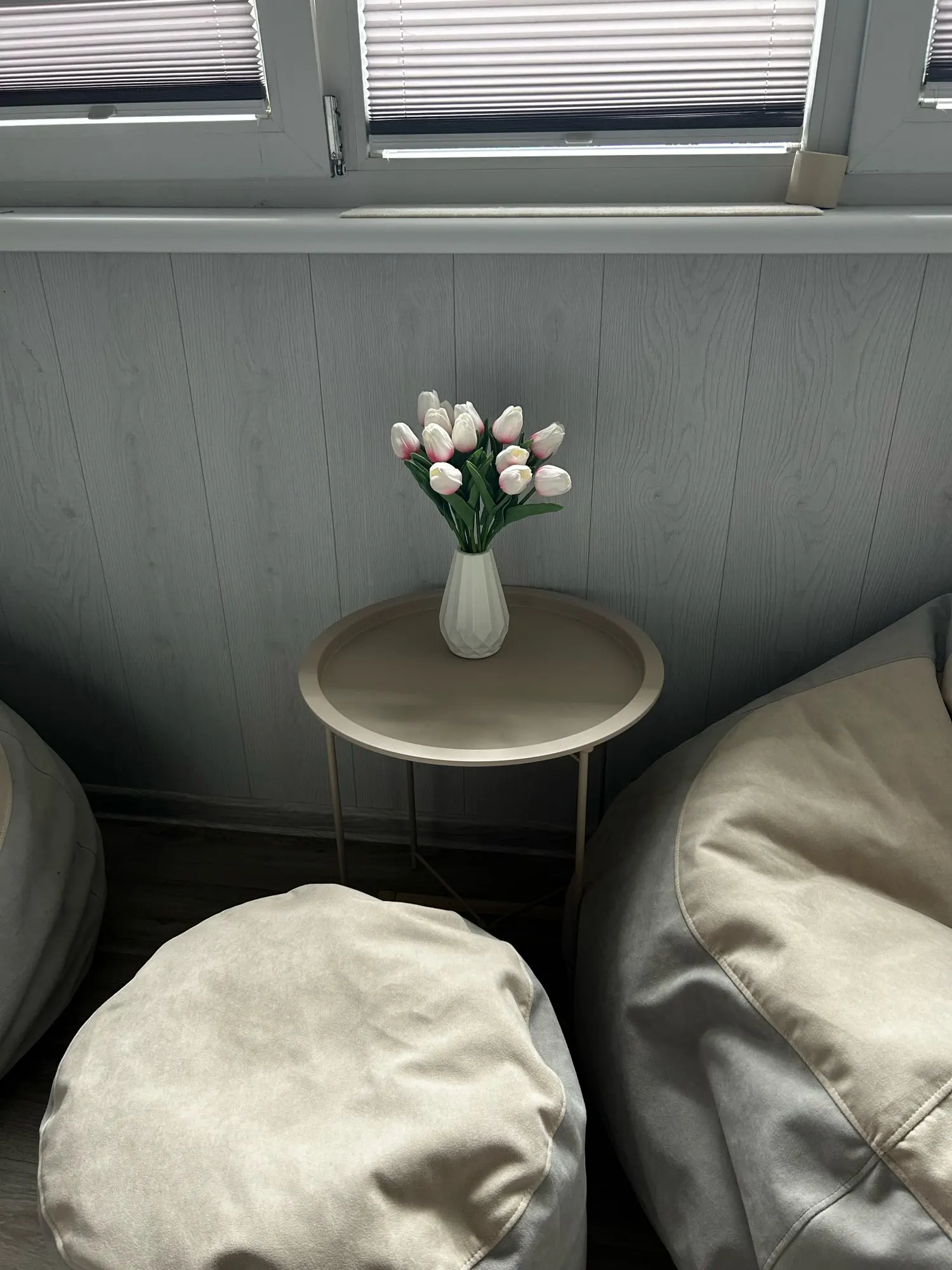 Diamond Shaped Flower Vase Fashion Imitation Ceramic Plastic Flower Pot Nordic Style Modern Flower Arrangement Living Room photo review