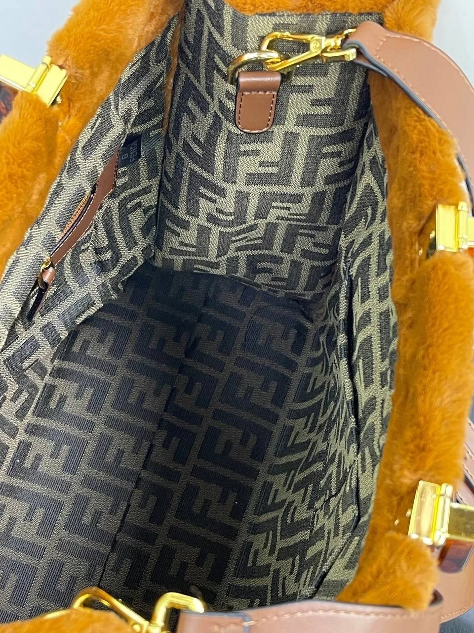 Рисунок 4 - Cумка мессенджер на плечо / Сумка