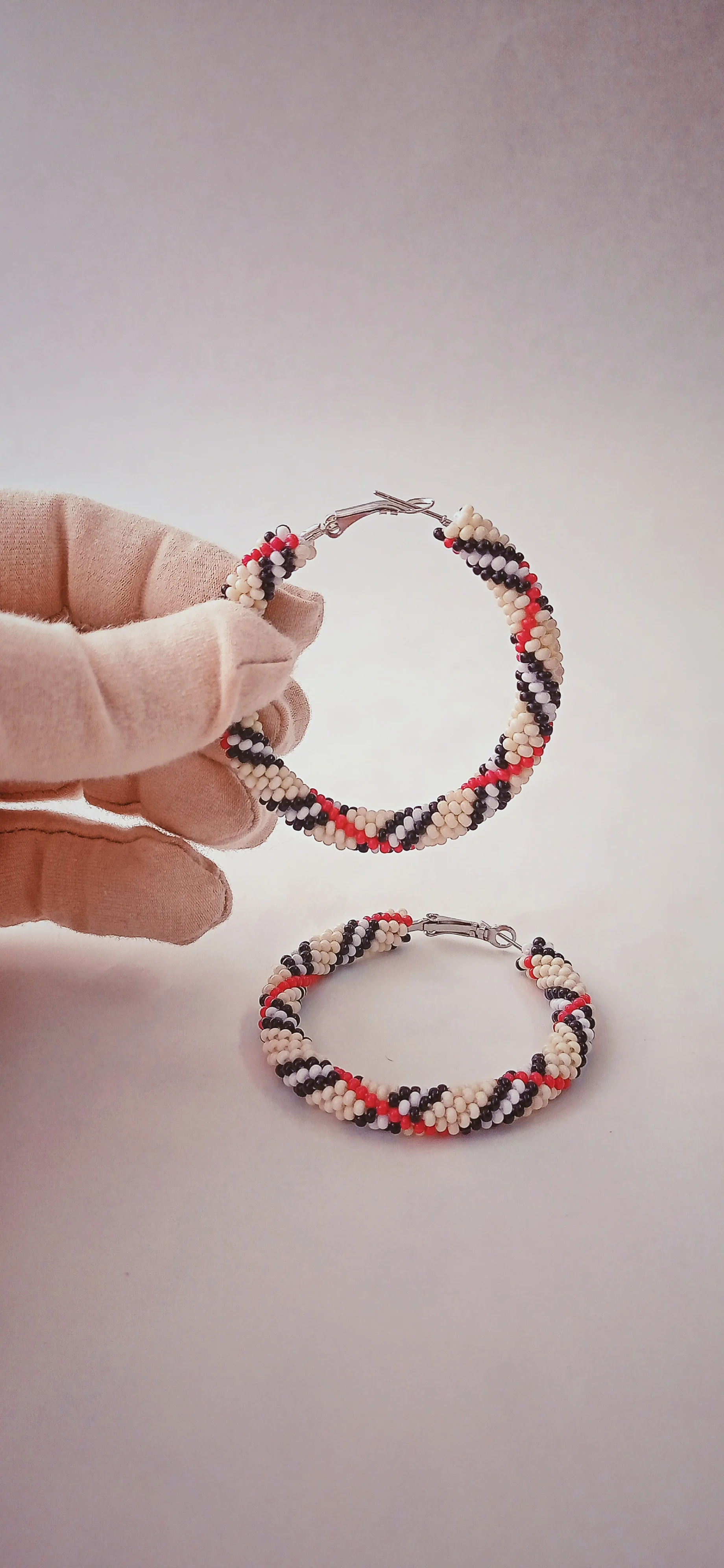 Рисунок 2 - Серьги Burberry