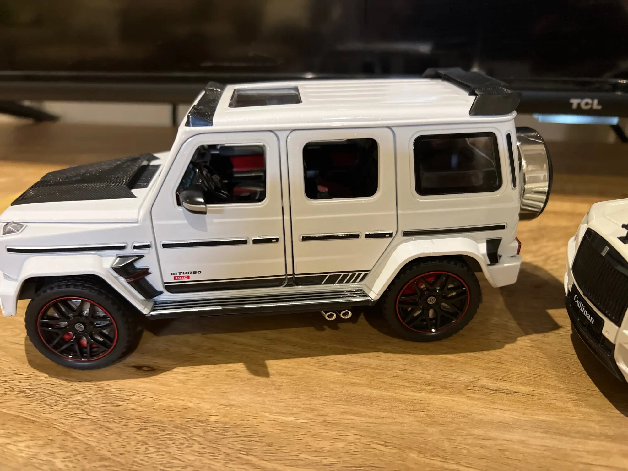 1:24 Mercedes Benz BRABUS G800 High Simulation Diecast Metal Alloy Model car Sound Light Pull Back Collection Kids Toy Gift photo review