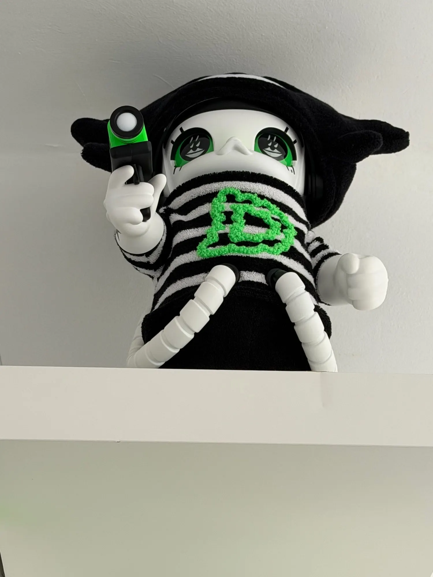 POP MART MEGA SPACE MOLLY 400% LALA COMPANY-DURIAN MAN Limited