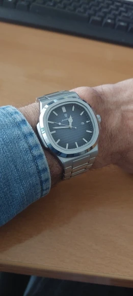 POEDAGAR Luxury Men's Waterproof Quartz Watch with Luminous Date photo review