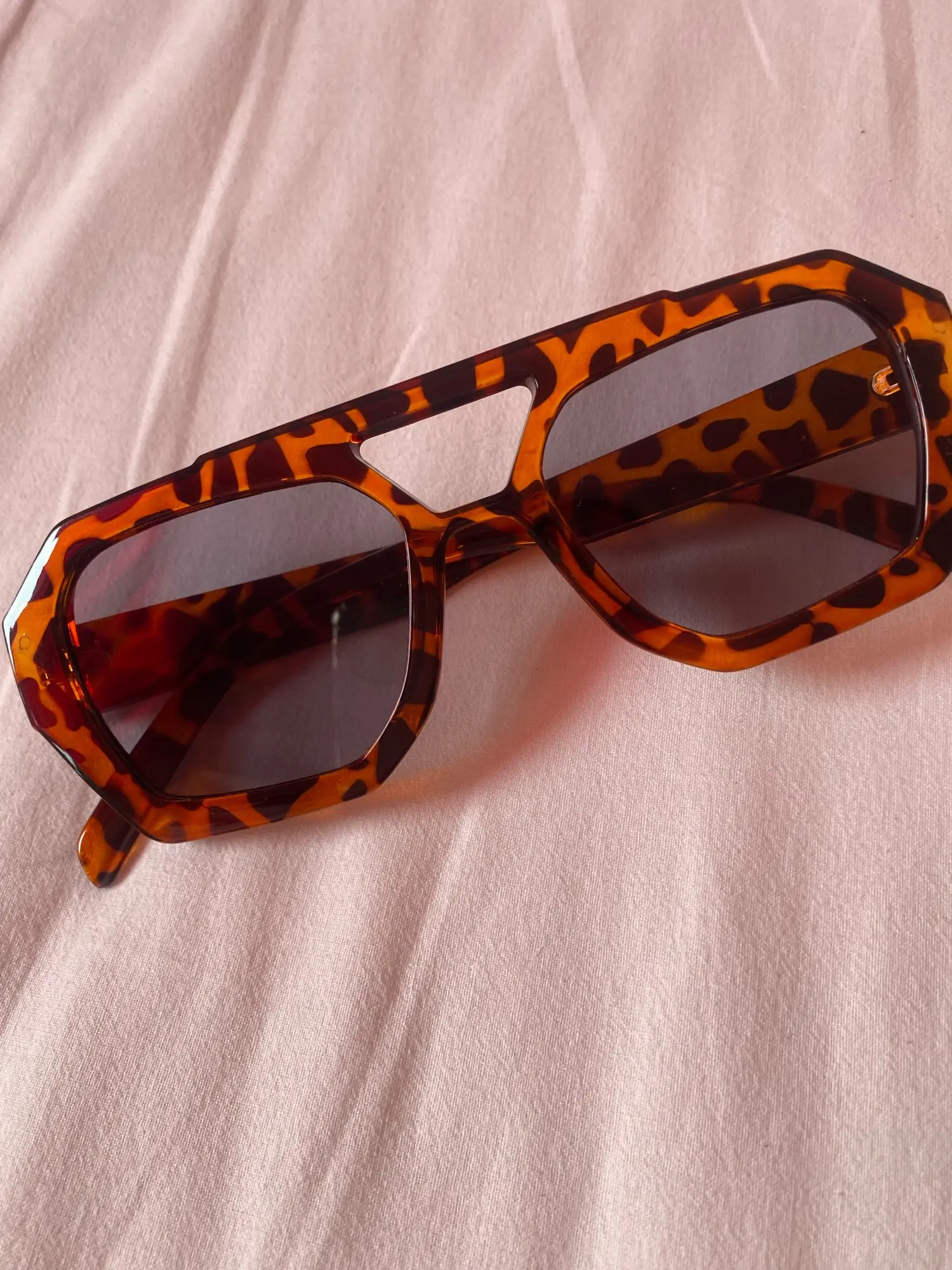 Irregular Double Beam Sunglasses Women Retro UV400 photo review