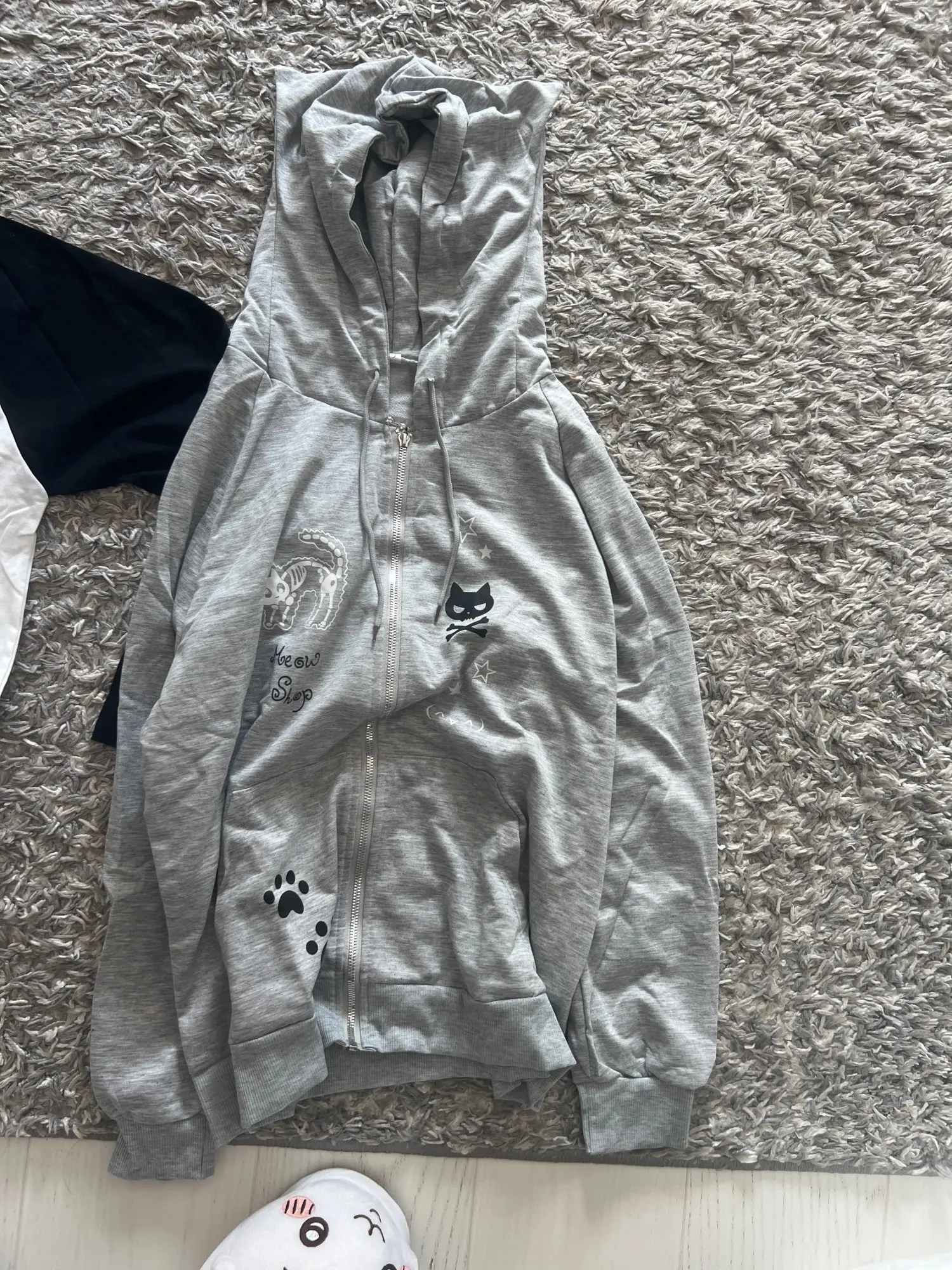 Kawaii Cat Paw Print Hoodie - Harajuku Aesthetic photo review