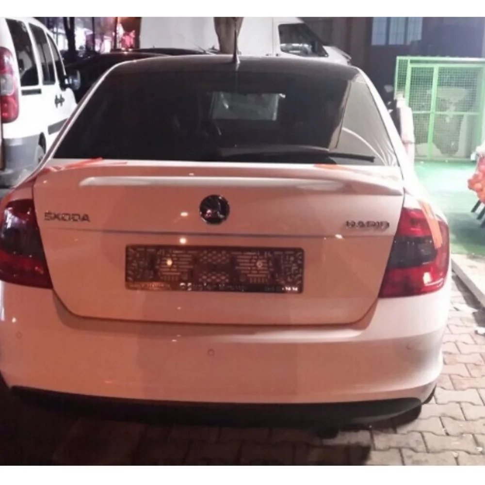 ForSkoda2014RapidGlassUnderSpoilerFiberMaterialRearRoof