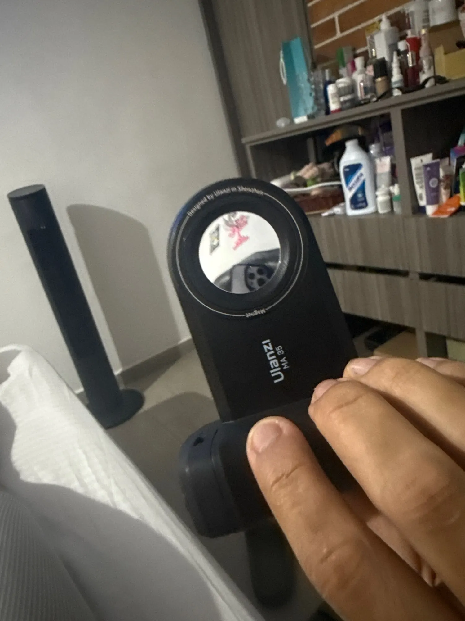 Ulanzi MA35 MagSafe Smartphone Camera Shutter Grip Bluetooth Selfie Handle As Camera Photo Stabilizer Vertical Horizontal Shoot photo review