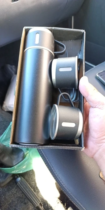 Kit Garrafa Térmica Conjunto Frasco A Vácuo 500ml Com 3 Xícaras photo review