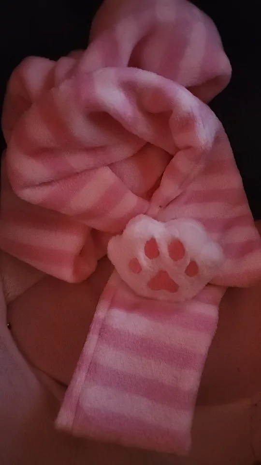 Kawaii Fluffy Neko Paw Scarf photo review