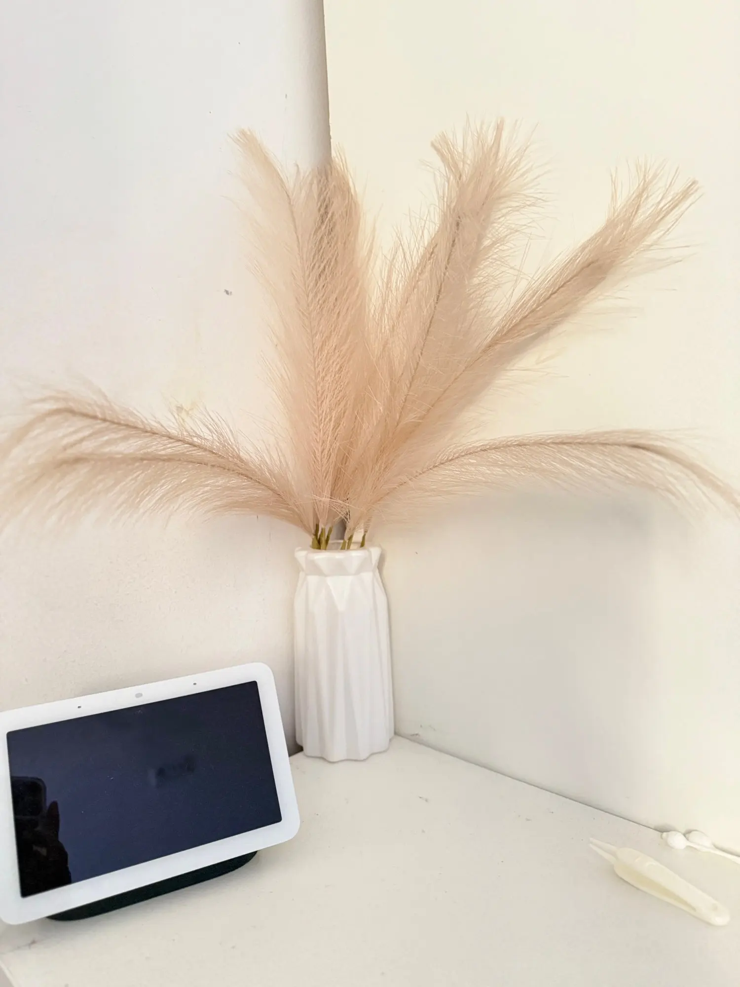 Contemporary Nordic Plastic Vase for Fresh Flowers & Home photo review